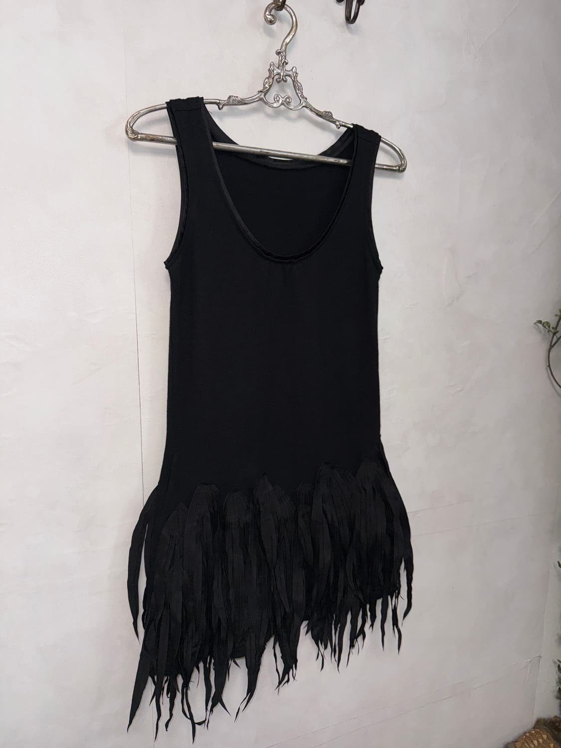 Black grunge feather details ops 상품이미지2