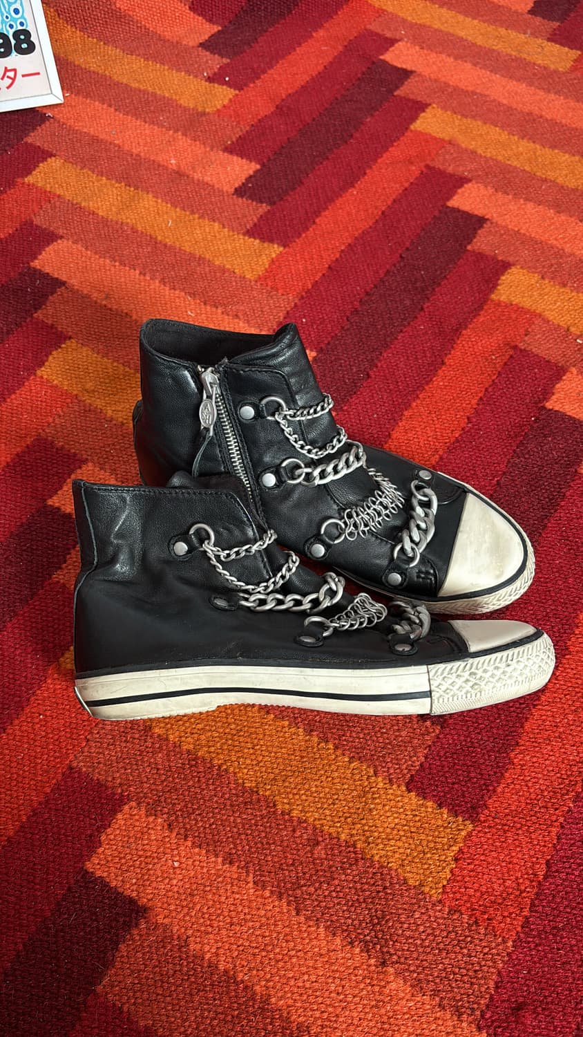 Limited Edition Chained Sneakers 상품이미지2