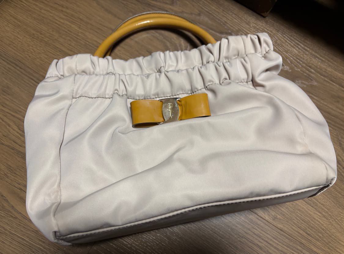 페라가모 미니 숄더백 상품이미지3