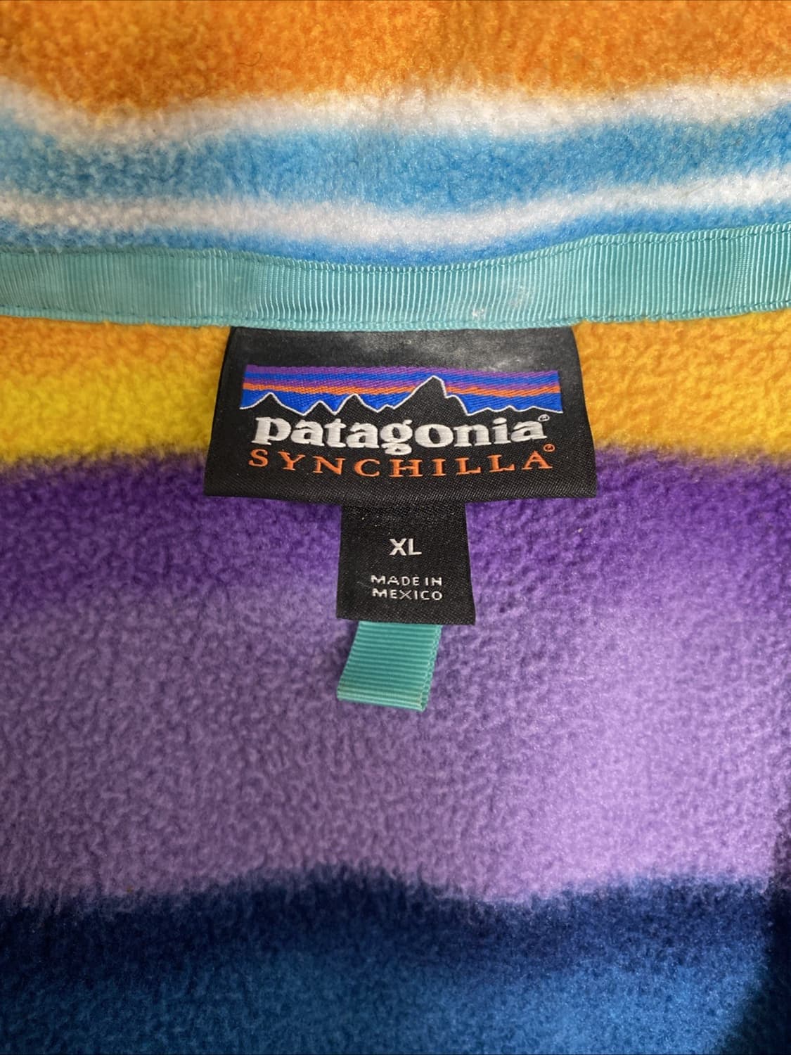 17FW 파타고니아 신칠라 스냅-티 플리스 멀티 컬러 스트라이프 상품이미지2