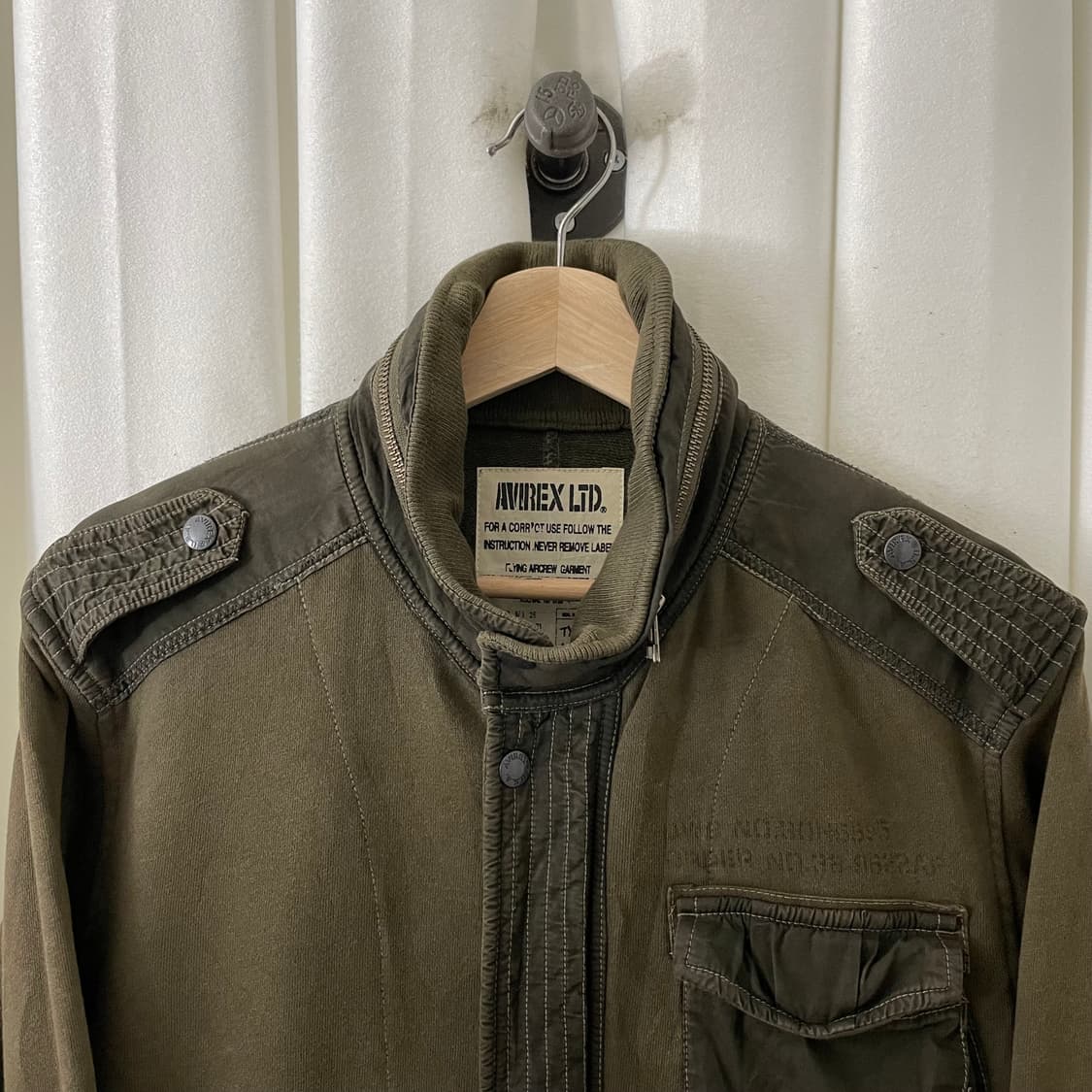 아비렉스 카키 복각 블루종 상품이미지4