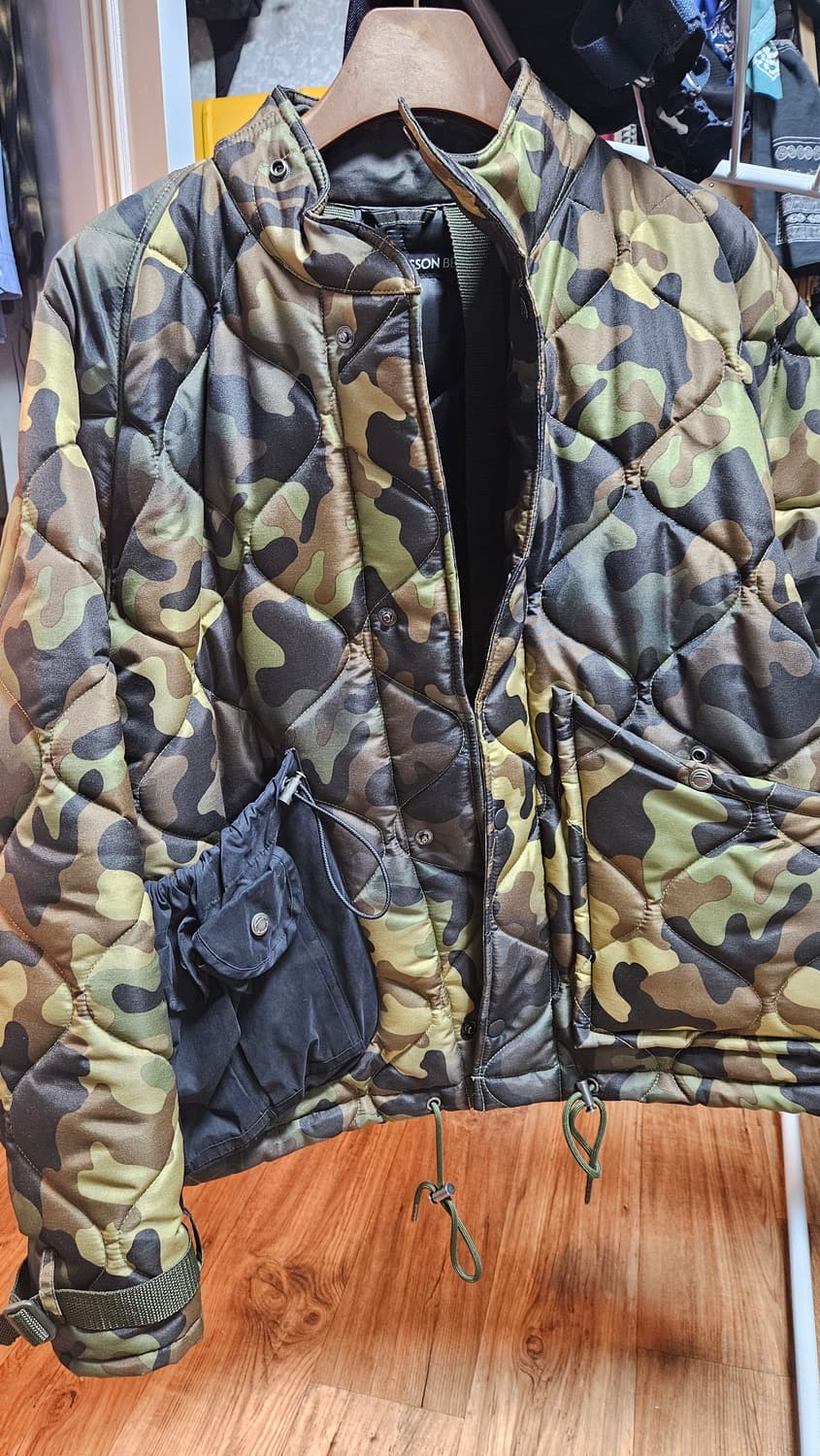 앤더슨벨 뉴 멀티 포켓 카모플라쥬 퀼티드 점퍼 S 상품이미지2