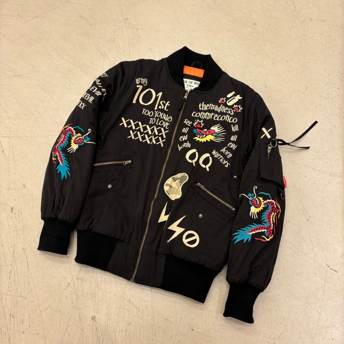 더 매드니스 드래곤 자수 봄버 자켓 상품이미지1