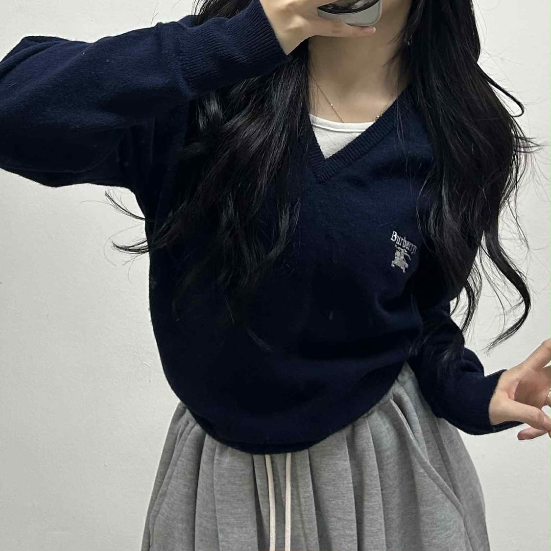 버버리 핀터깔 램스울 네이비 브이넥 니트 상품이미지1
