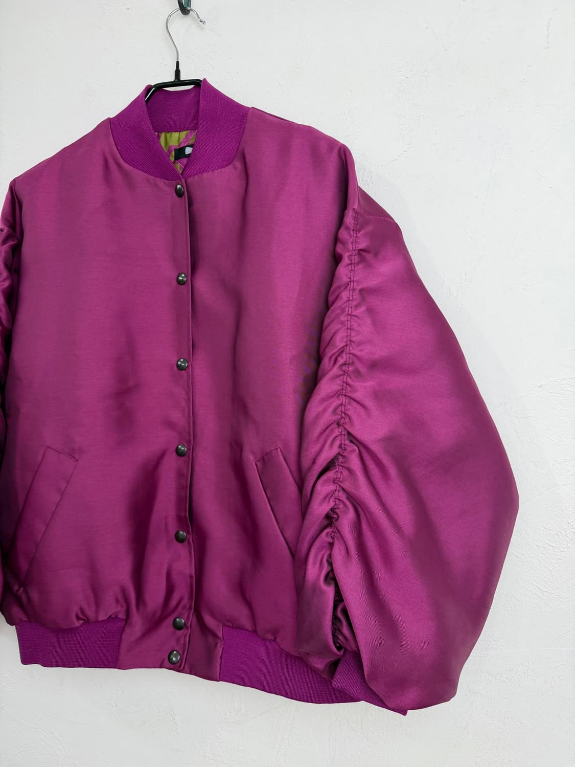 00s 이태리 메이드 셔링 슬리브 새틴 봄버 상품이미지2