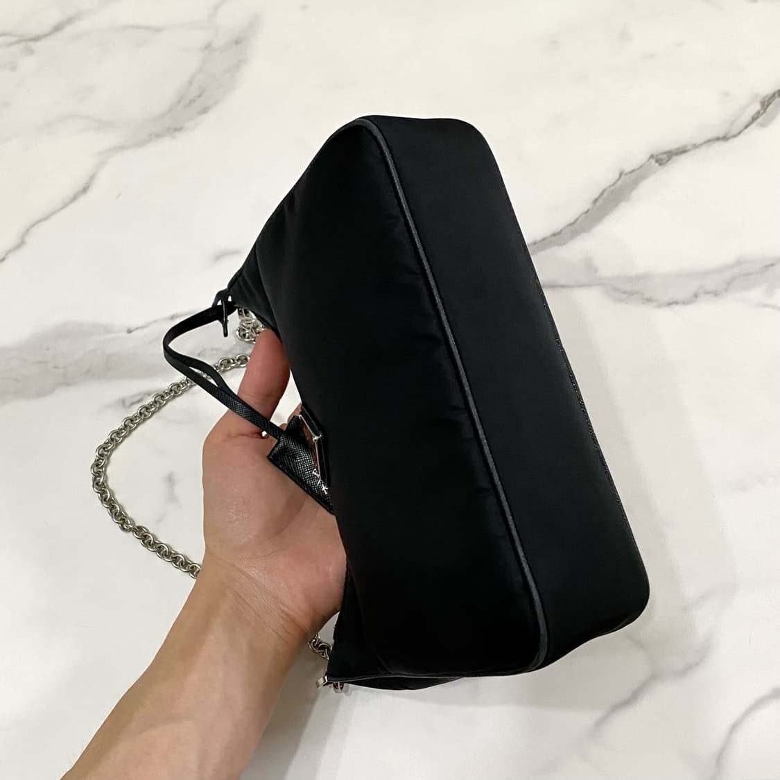 프라다 리에디션 2005 리나일론 숄더백 블랙 1BH204 상품이미지5