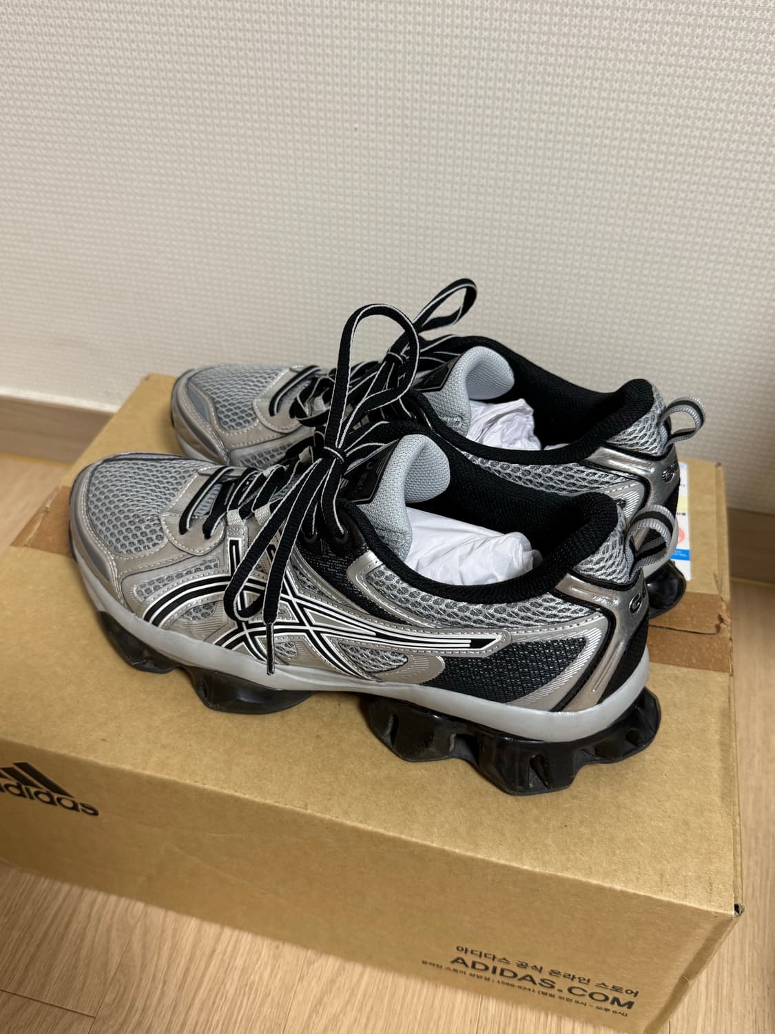 아식스 젤 퀀텀 키네틱 퓨어 실버 270 상품이미지1