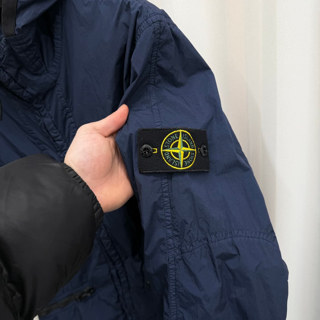 [L] 스톤아일랜드 크링클랩스 후드 바람막이 상품이미지3
