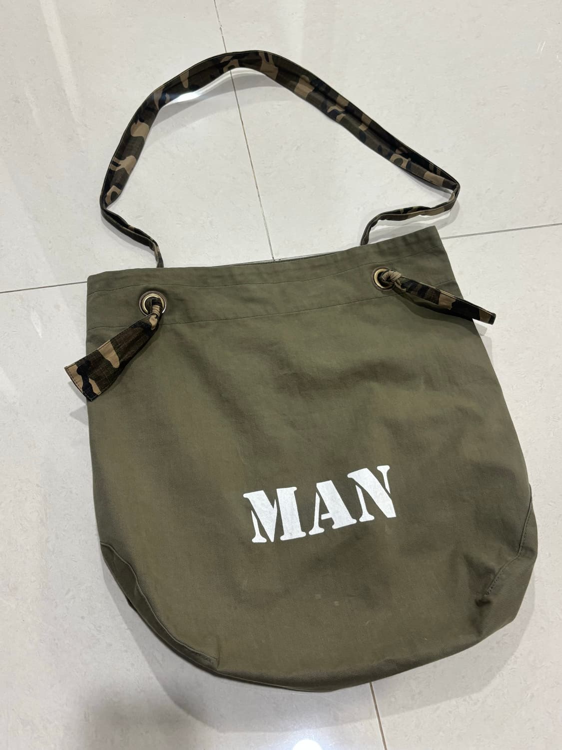 준야와타나베 꼼데가르송 밀리터리 숄더백 상품이미지1