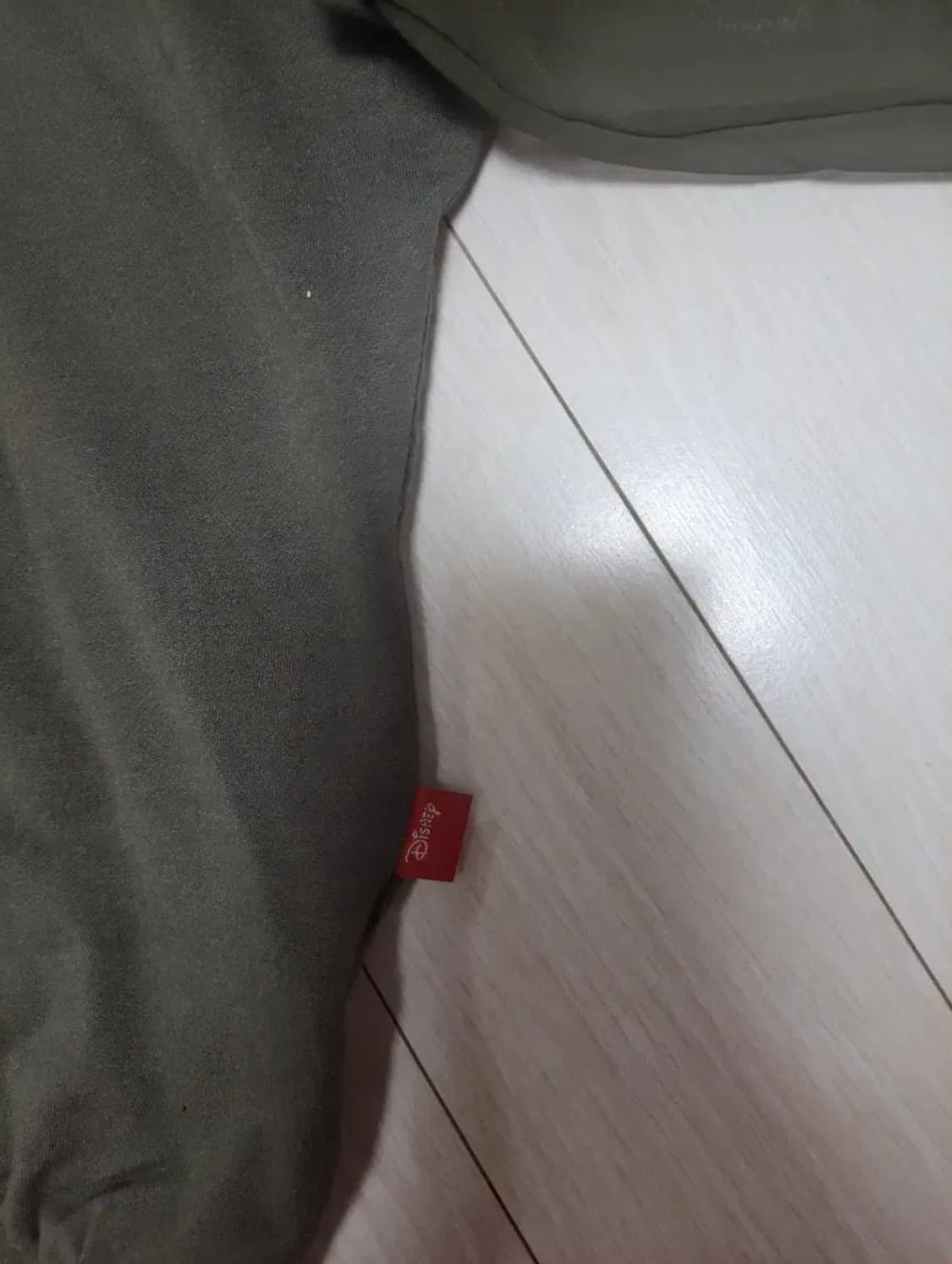 급처새상품!에고이스트X디즈니 콜라보 데이지덕 어깨트임 시스루 맨투맨티셔츠 상품이미지7