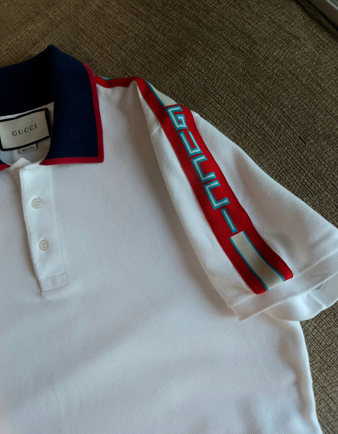 L/ 구찌 숄더 자수 로고 카라티 상품이미지5