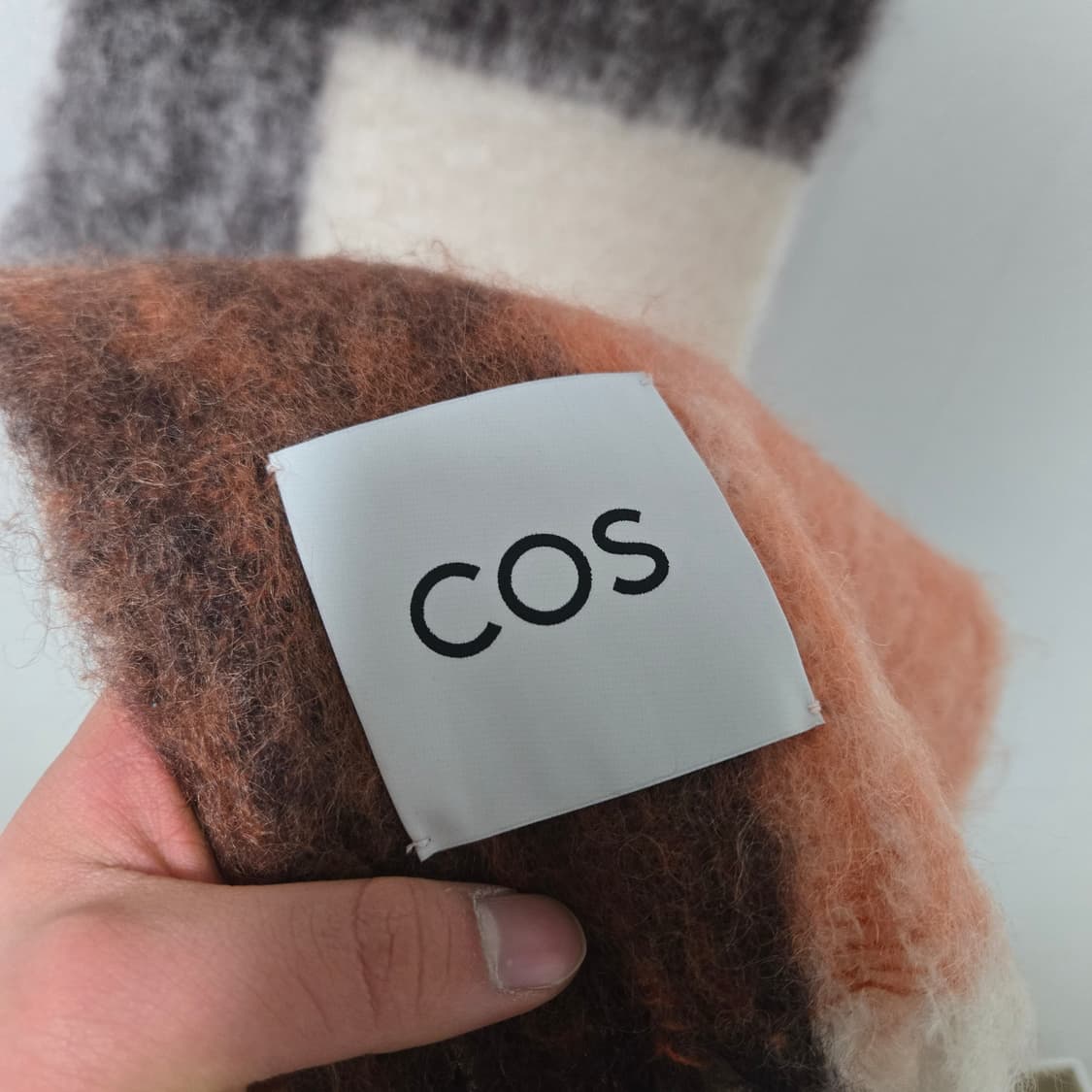 코스 브러쉬드 모헤어 머플러 / 여성 목도리 / 여성 머플러 상품이미지3