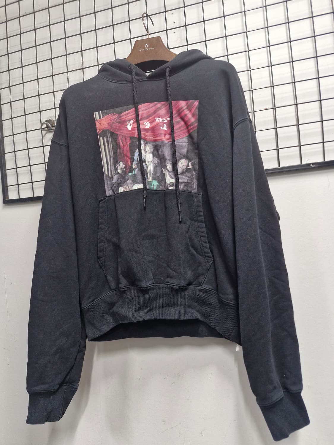 95M (20FW) 오프화이트 카라바조 페인팅 후드티 블랙 상품이미지3