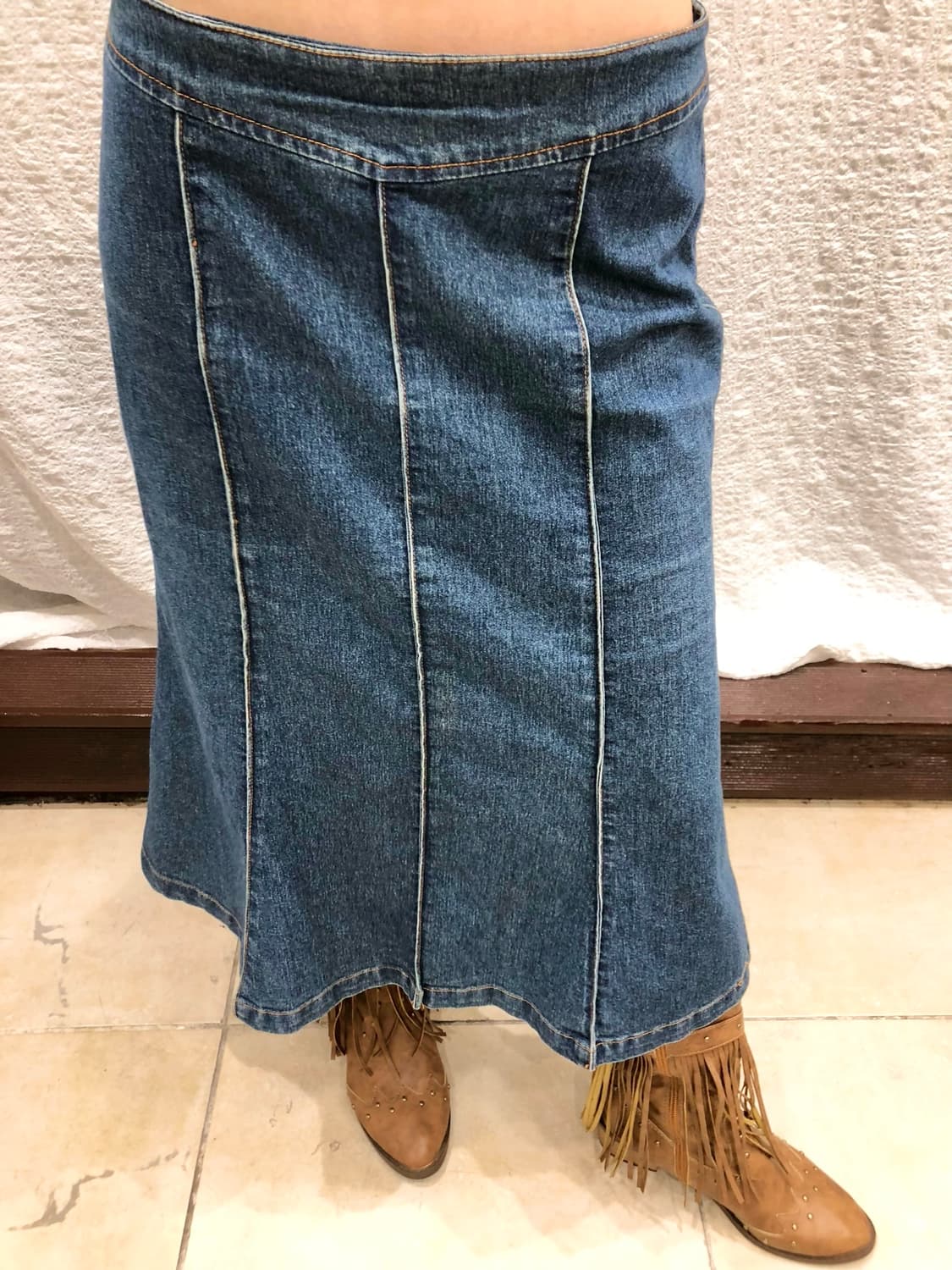 Denim flowy midi skirt 상품이미지1