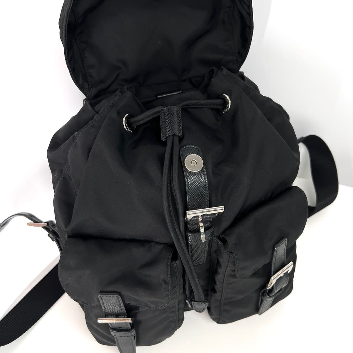 [감정완료] 프라다 삼각로고 나일론 백팩 스몰 블랙 상품이미지6