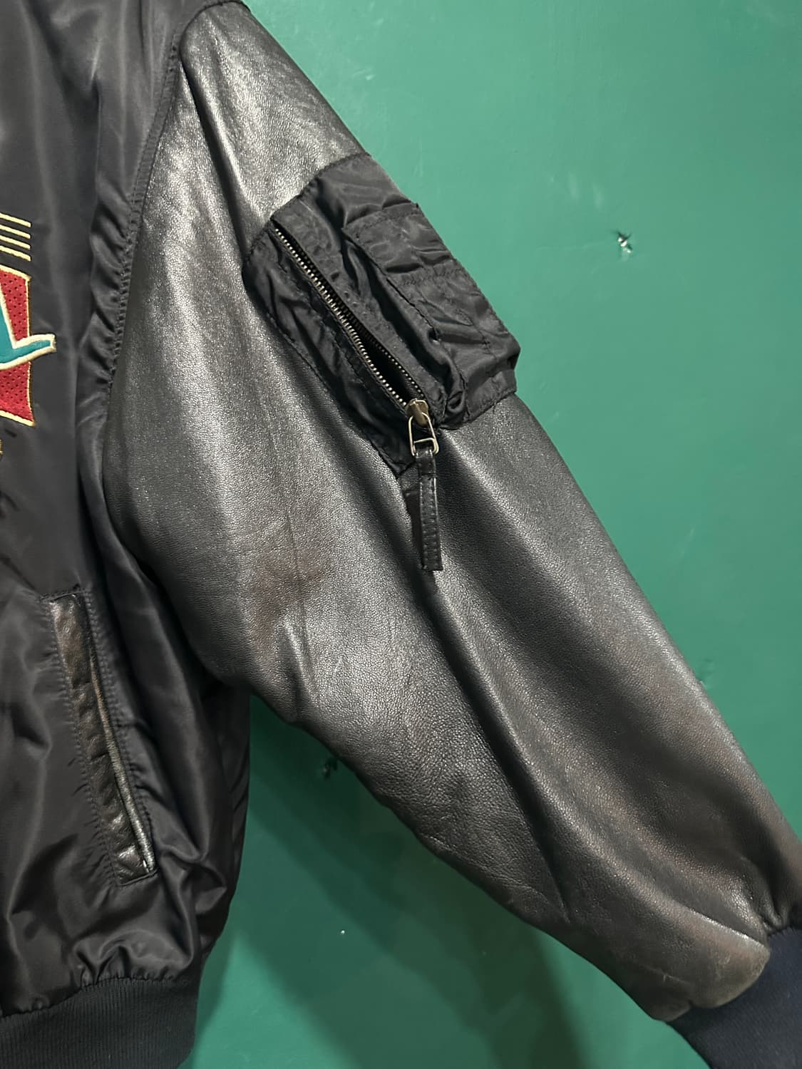 90s 가죽배색 바시티자켓 105 상품이미지4