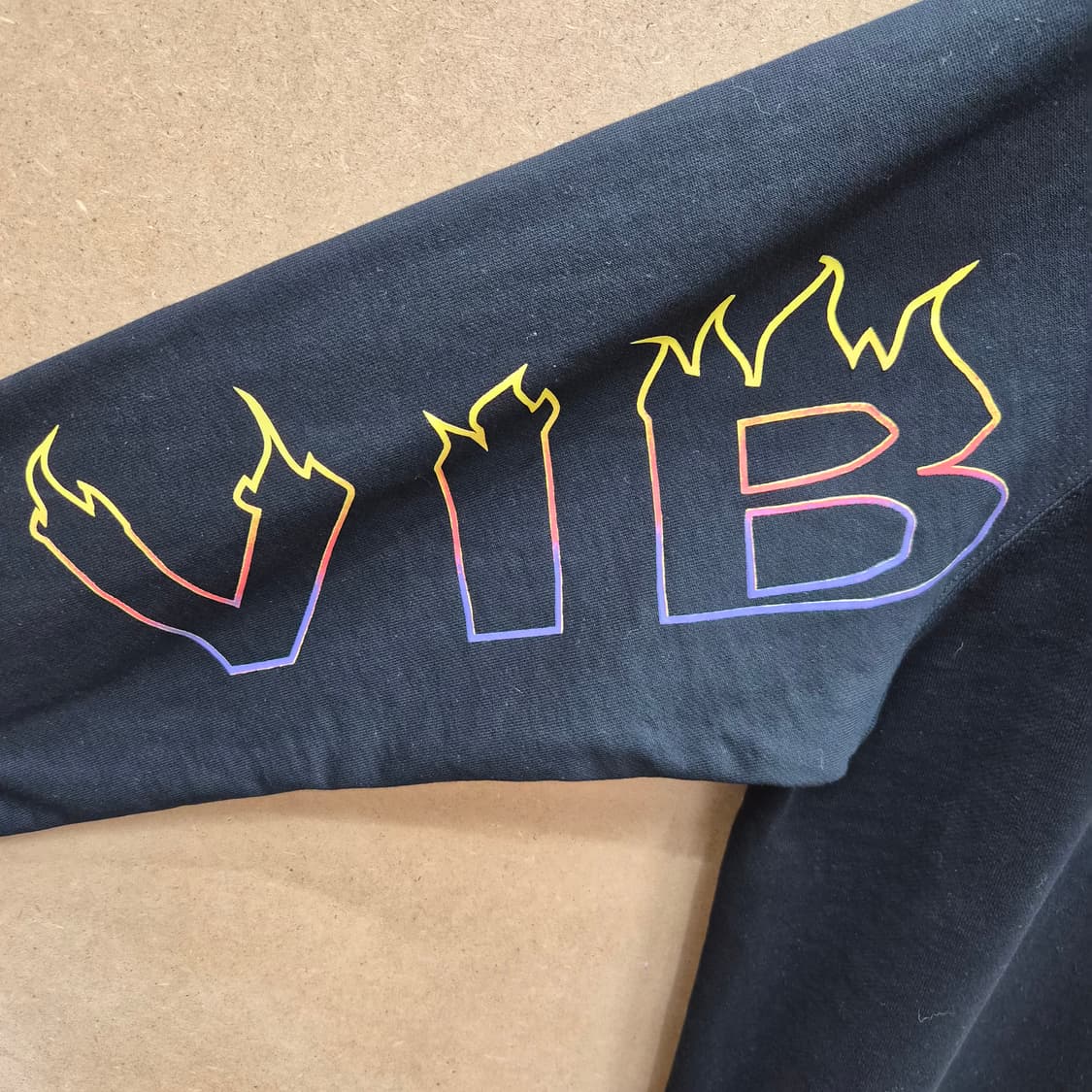 바이브레이트 (VIBRATE) 불꽃 로고 후드 상품이미지4