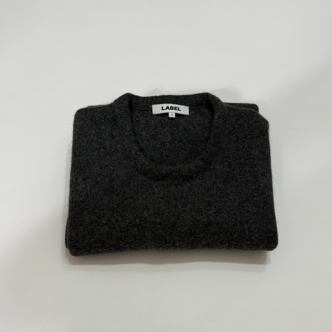 라벨아카이브 크루넥 스웨터 니트 차콜 2사이즈 상품이미지4