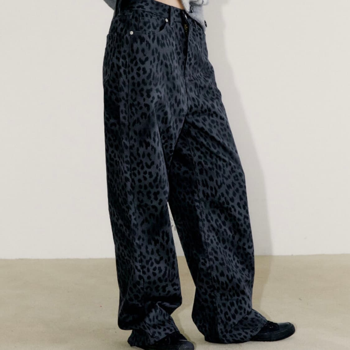 오피쉬 와이드 레오파드 팬츠 차콜 상품이미지1