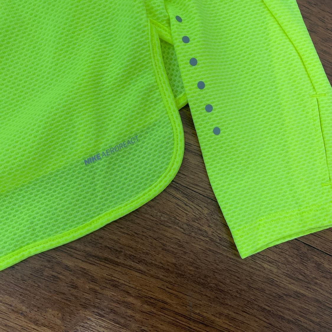 여성 나이키 러닝 에어로리액트 긴팔티 상품이미지3