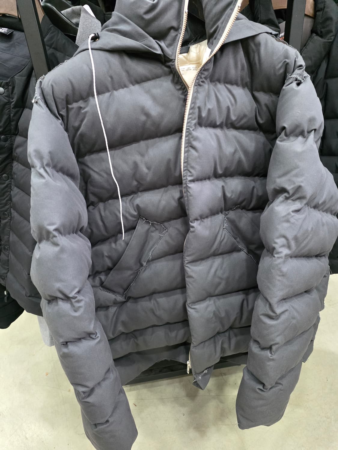 카미엘 포트젠스 푸퍼 패딩 그레이
판매합니다  상품이미지1