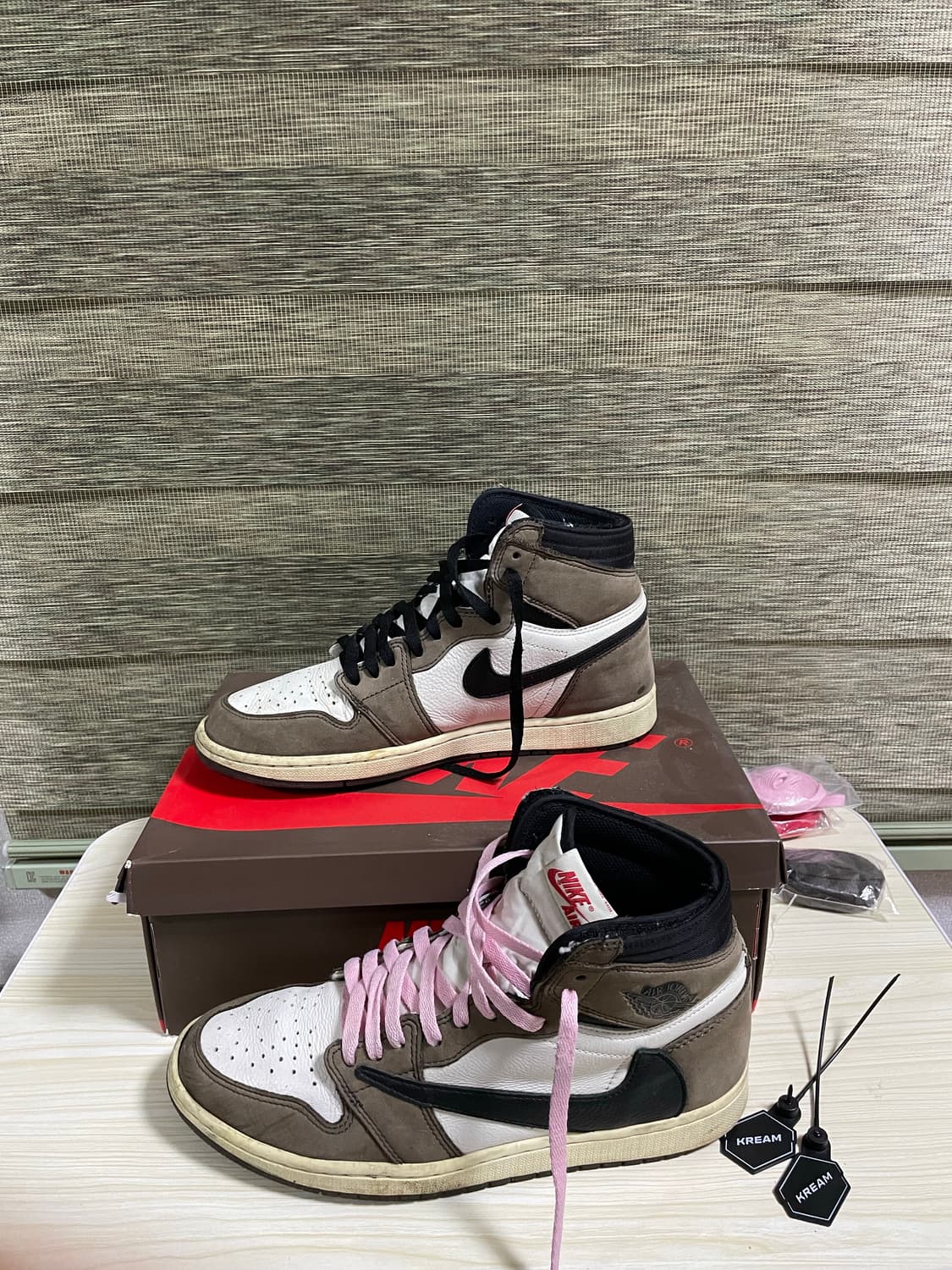 나이키 에어 조던1 트래비스 스캇 하이로우 OG 285 상품이미지2