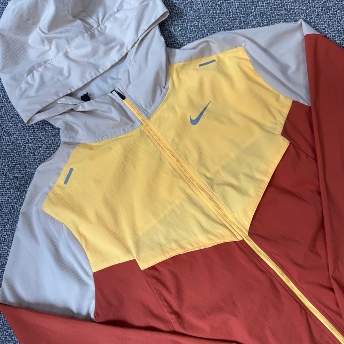 나이키 런닝 윈드블레이커 상품이미지2