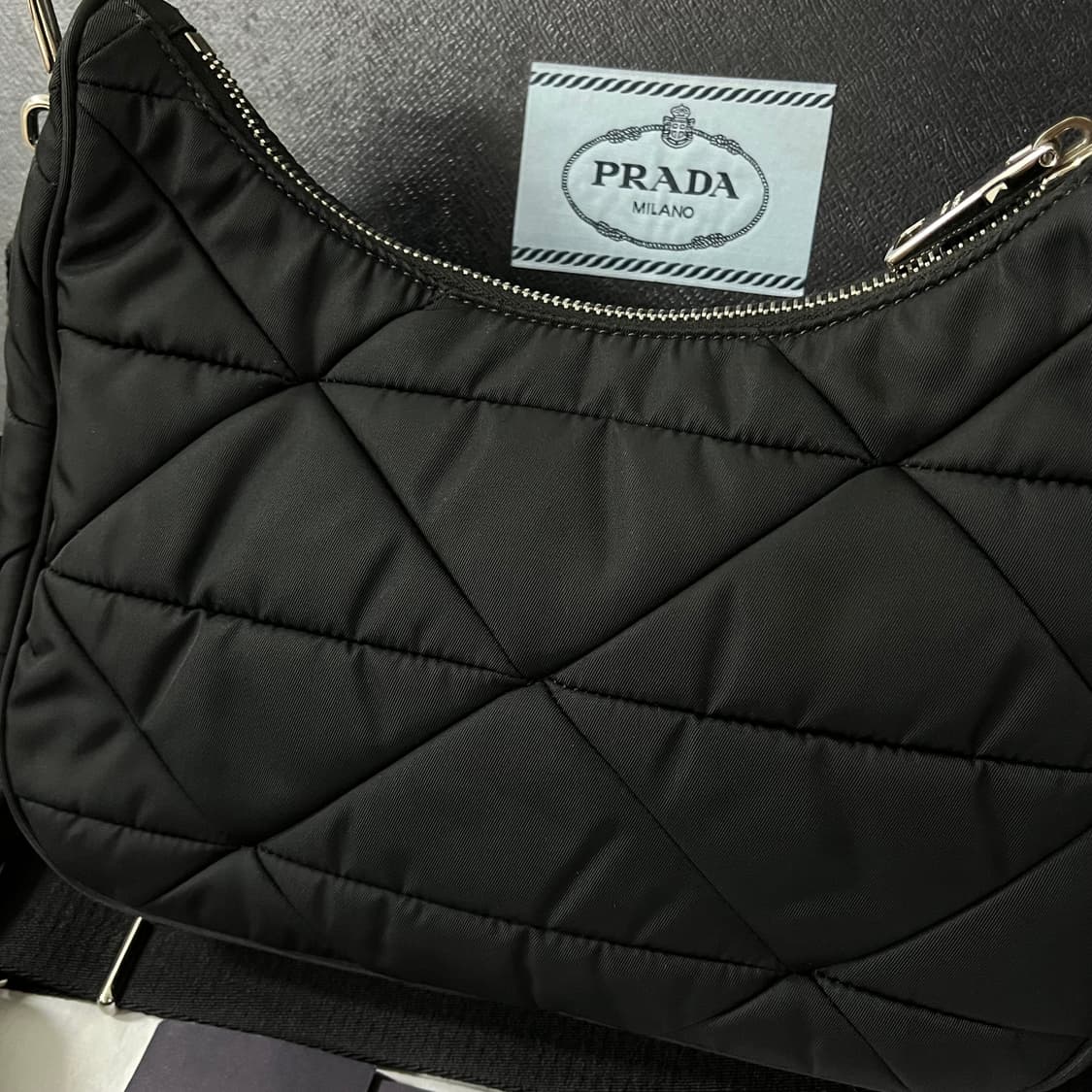 [S급/정품] 프라다 리나일론 퀄팅 호보백 크로스백 가방 블랙 상품이미지4