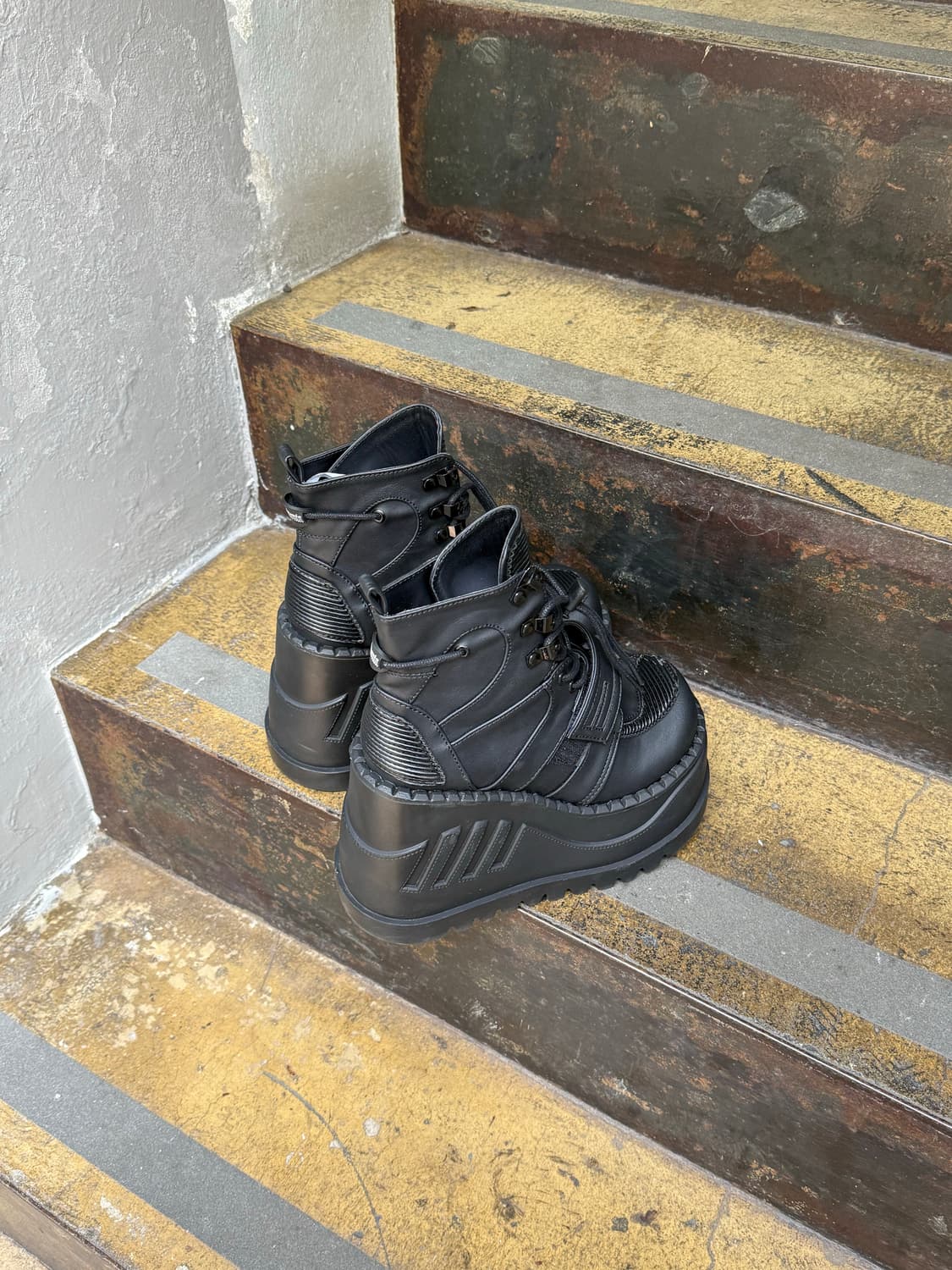 데모니아 스톰프 13 워커 상품이미지4