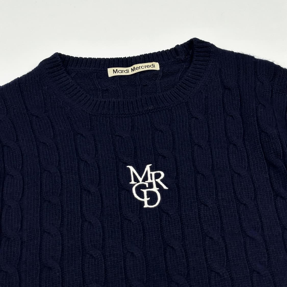 마르디 메크르디 이니셜 네이비 케이블 니트 (Free 여성추천) 상품이미지3