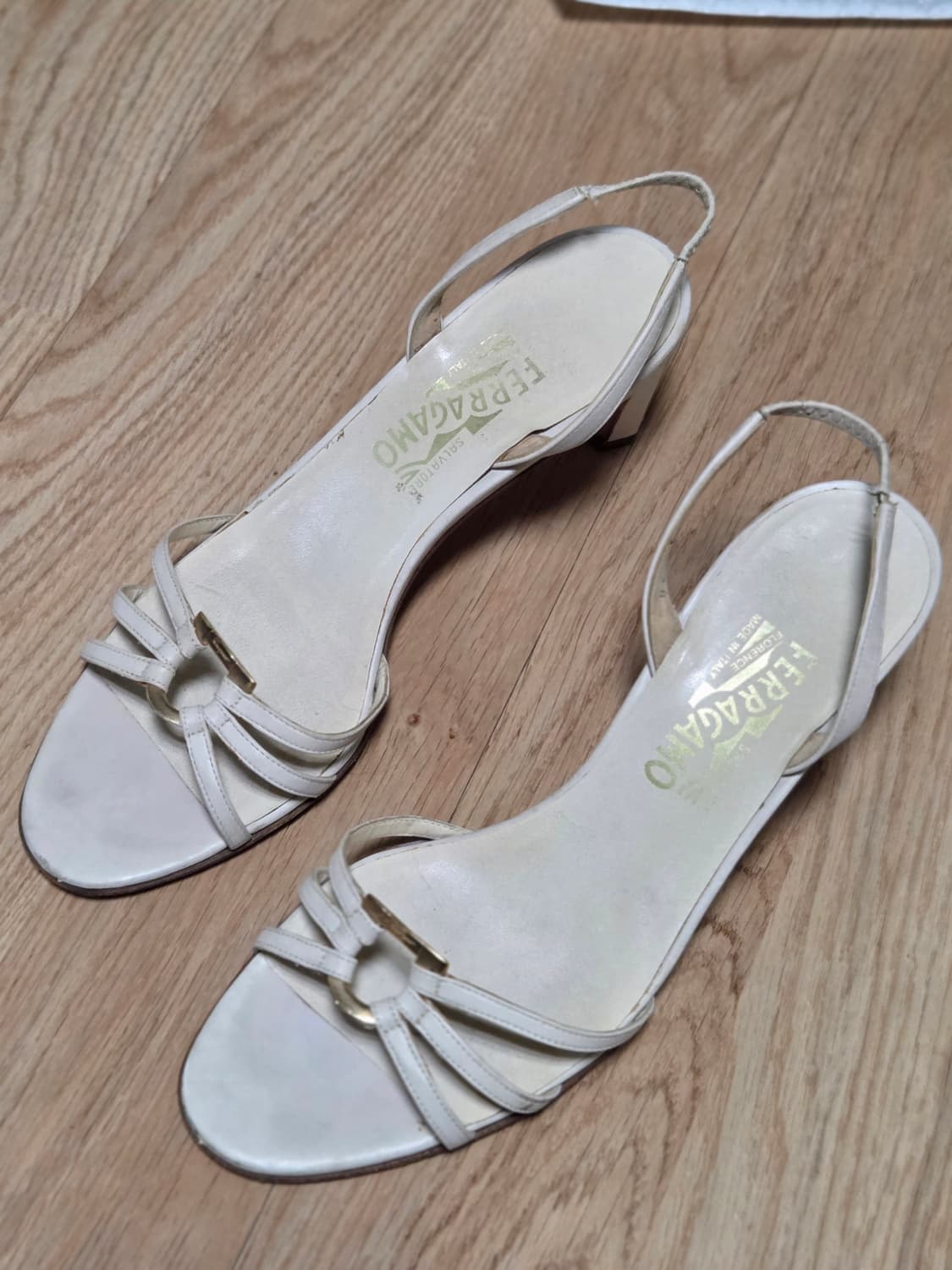 페레가모 베이지 샌들 235 상품이미지2