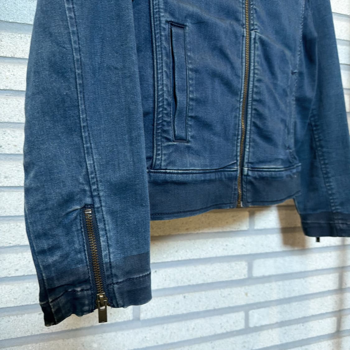 리바이스 데님 바이커 자켓 라인절개 소매지퍼 디테일 인디고블루 상품이미지6