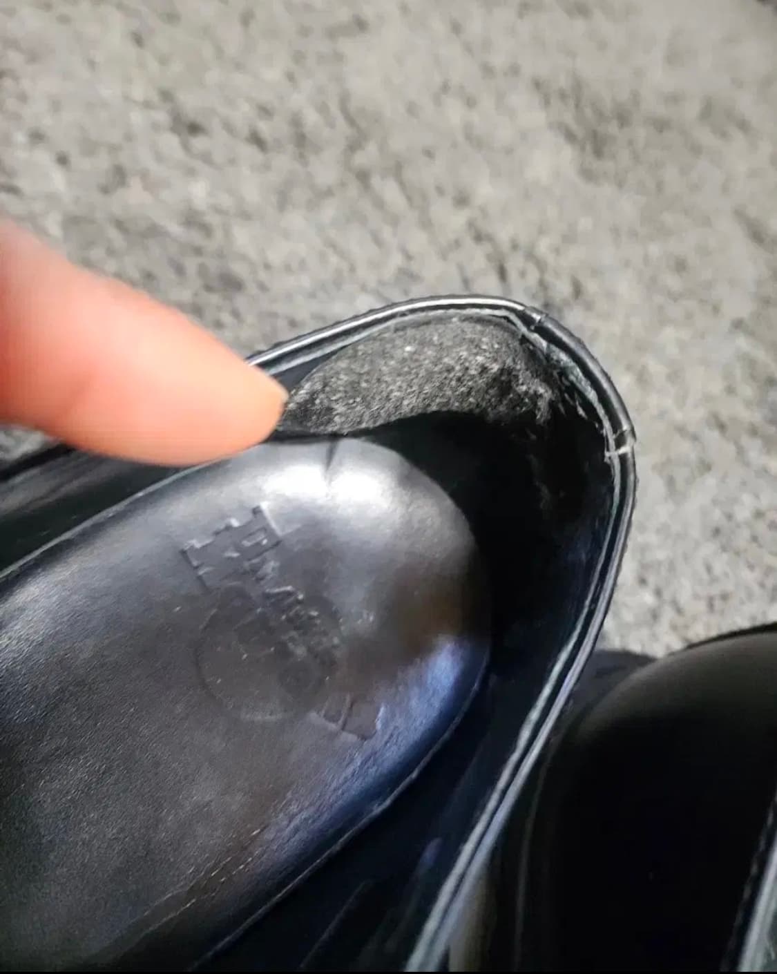 닥터마틴 모노 블랙 색상 UK7 사이즈 상품이미지2