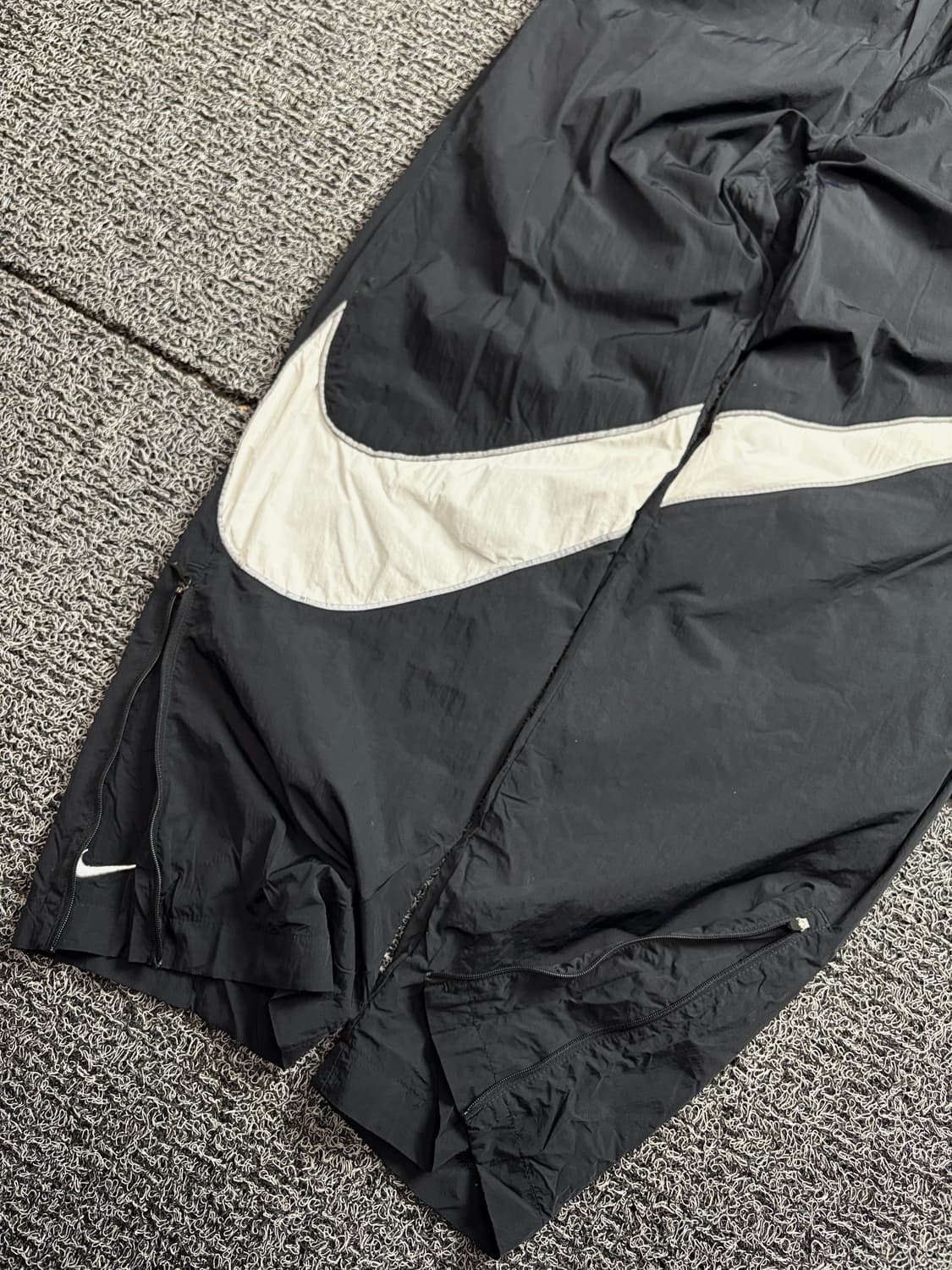 나이키 신형 빅스우시 와이드핏 나일론 우븐 팬츠 2147 상품이미지3