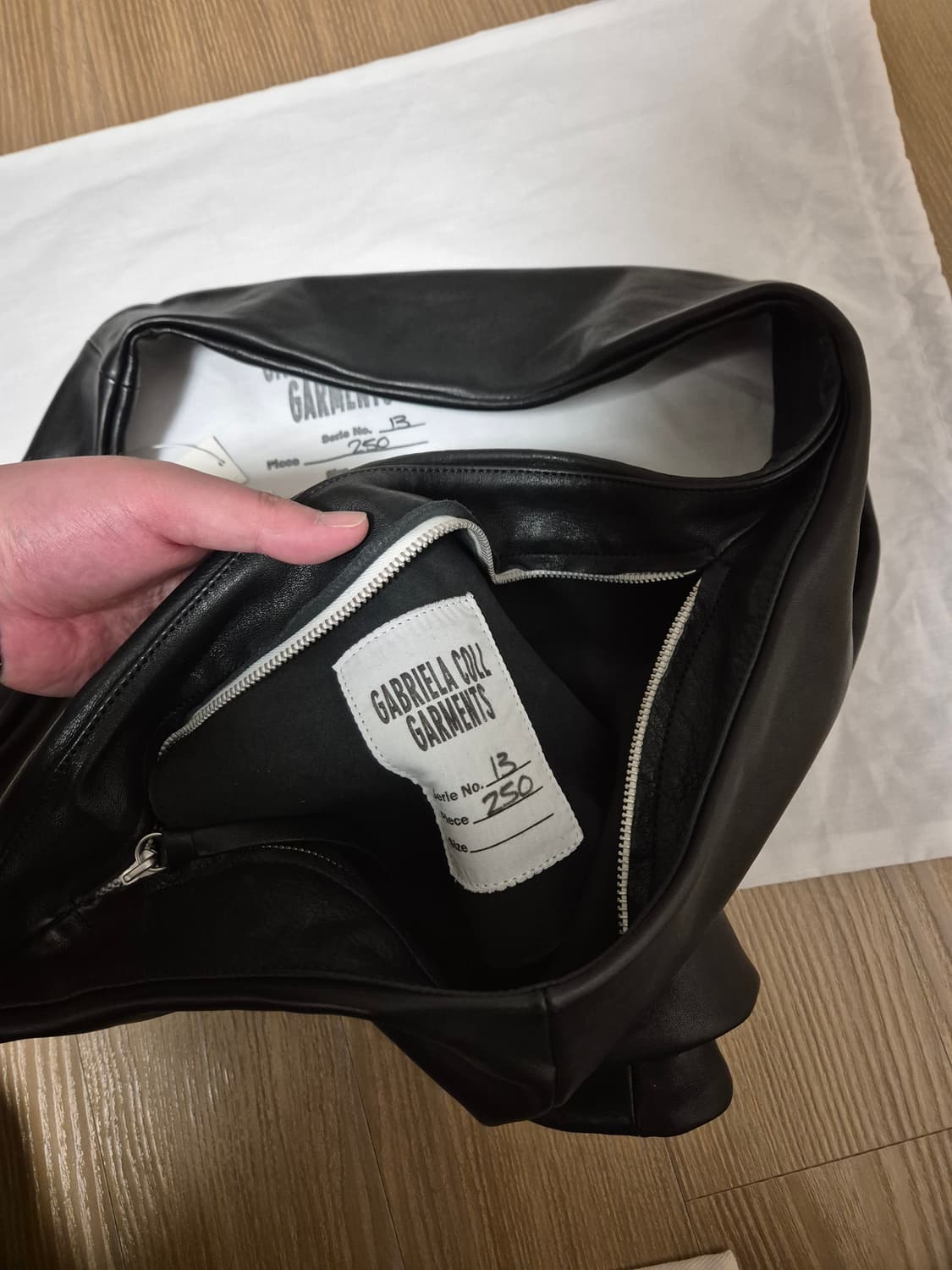 가브리엘라 콜 가먼츠 NO.250 레더 백 상품이미지4