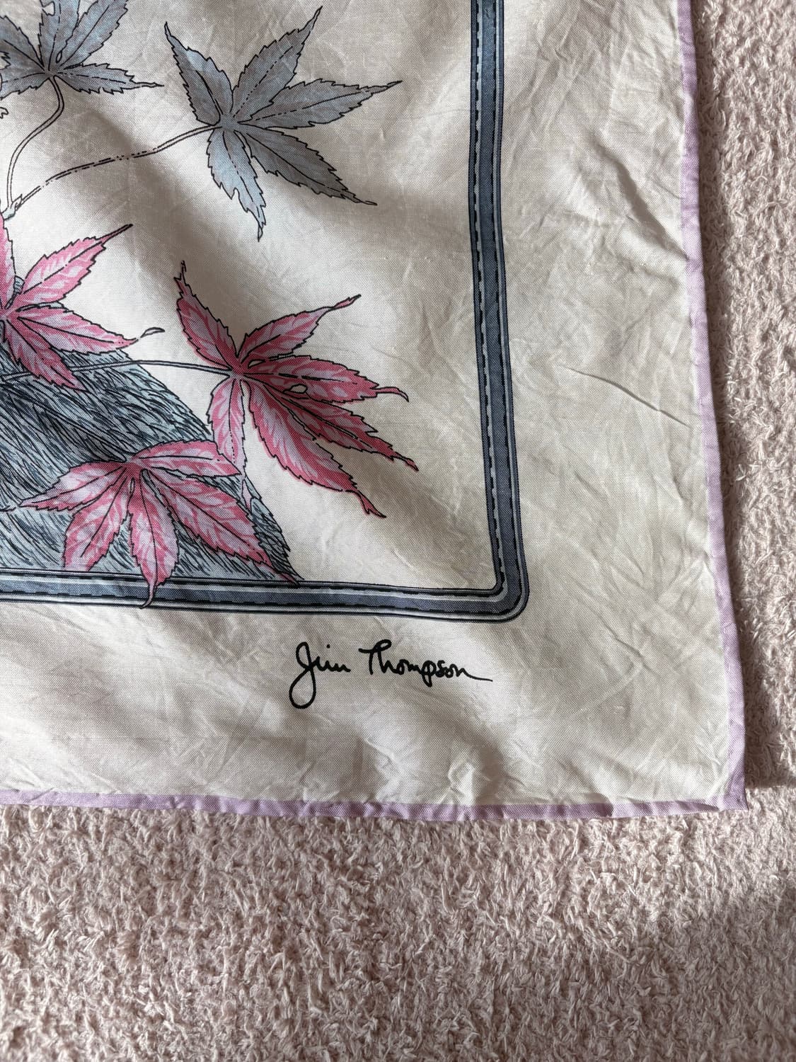 짐 톰슨 Jim Thompson 빈티지 실크 스카프 (여우와 숲 패턴) 상품이미지2