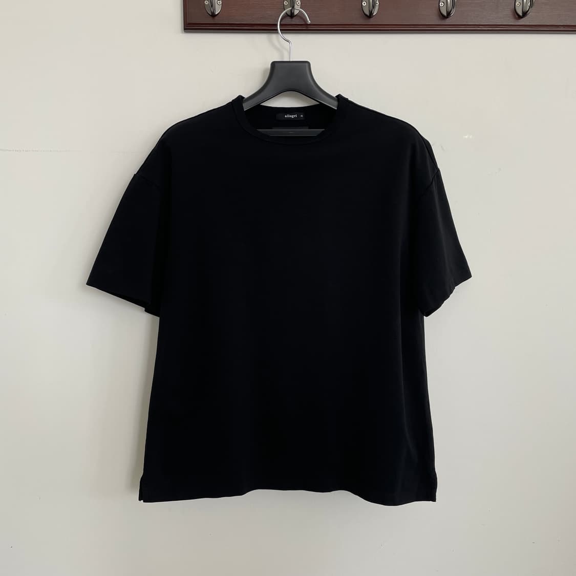 알레그리 썸머 럭스 쿨 블랙 반팔 티셔츠 상품이미지1