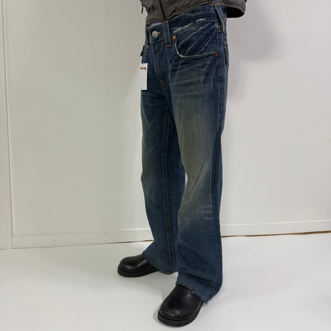 트루릴리전 부츠컷 데님팬츠  상품이미지3