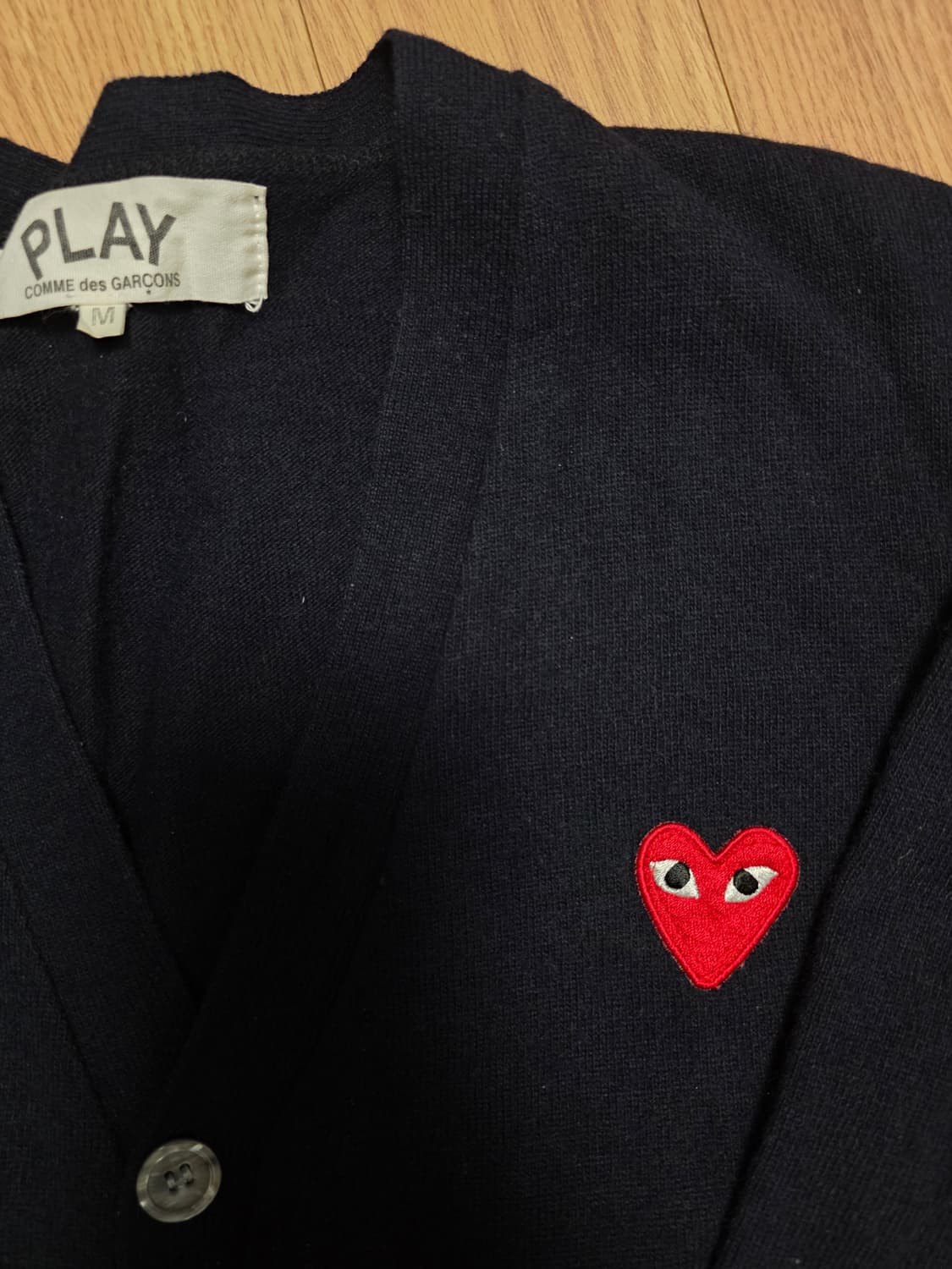 M) 꼼데가르송 레드자수 와펜 가디건 상품이미지2