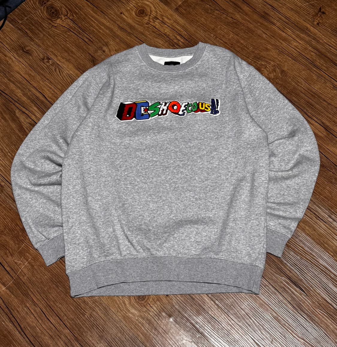 [M] 디씨 슈즈 자수 스케이터 맨투맨 상품이미지2