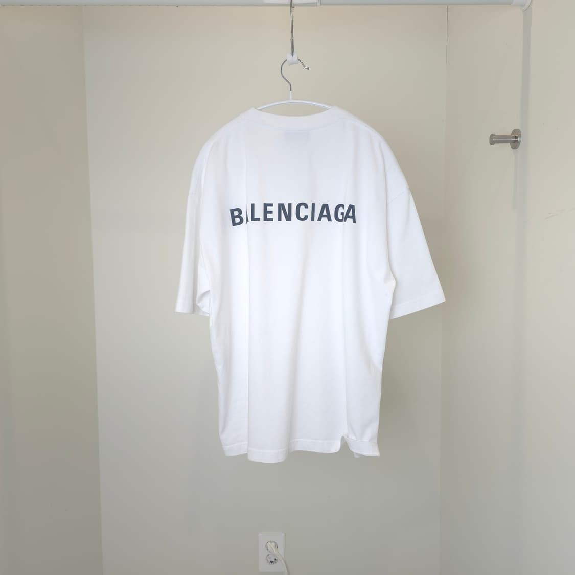 [중고/정품] 발렌시아가 오버핏 로고 티셔츠 상품이미지2