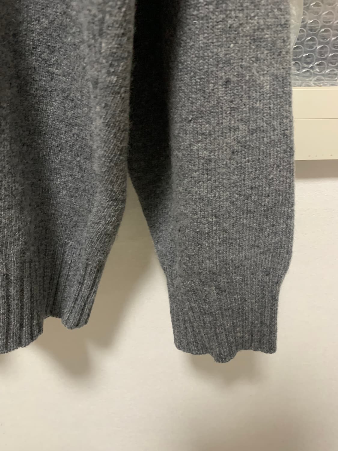 (L) 유니온블루 캐시미어 울 크루넥 니트 멜란지 그레이 상품이미지5