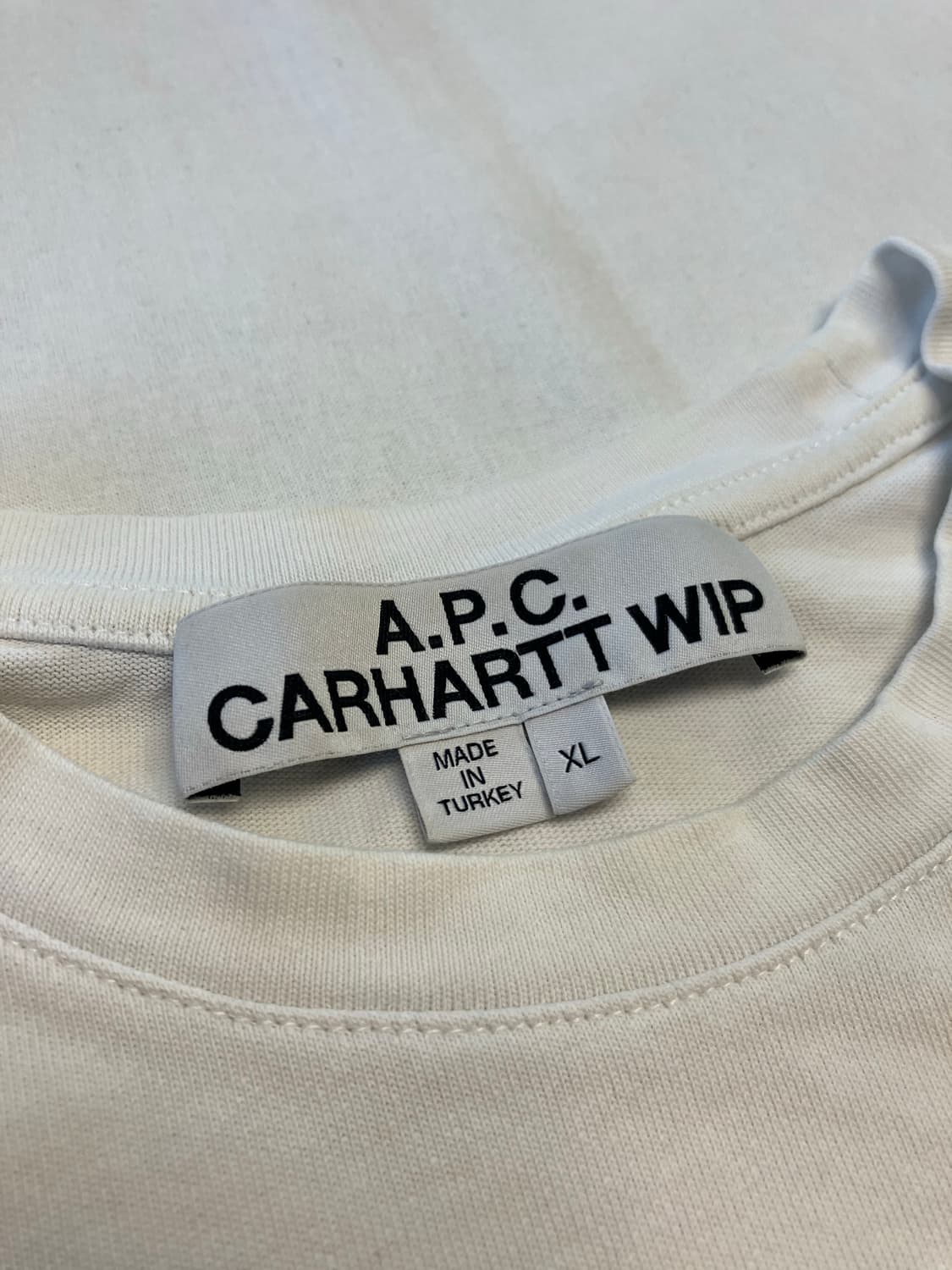 칼하트 WIP X A.P.C. 콜라보 티셔츠 화이트 상품이미지3