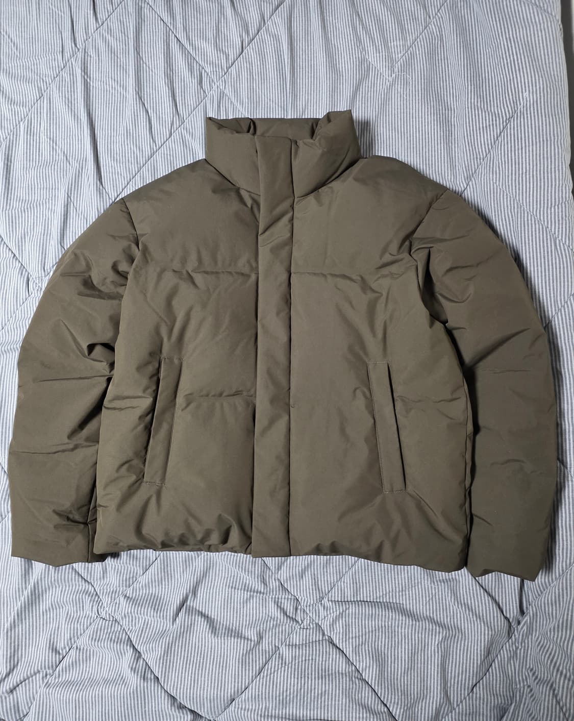 유니클로 심리스다운재킷 브라운 L 상품이미지1