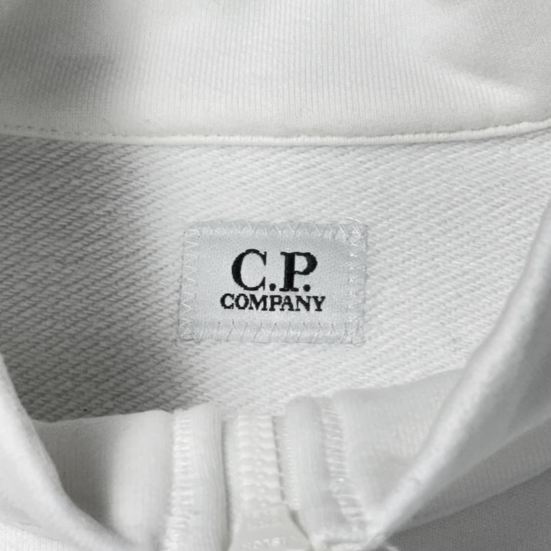 (L) C.P. Company 라이트 플리스 하프집업 스웻셔츠 화이트 상품이미지7