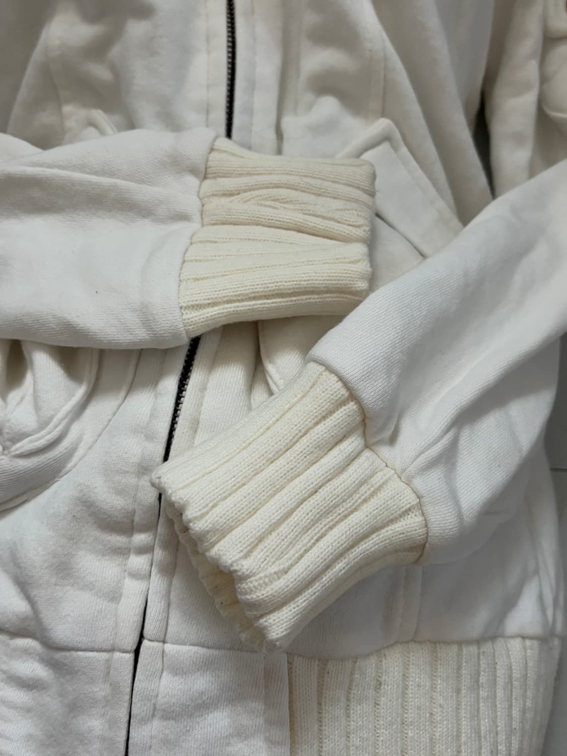 • Ivory Cargo Pocket Hooded Zip-Up 상품이미지6