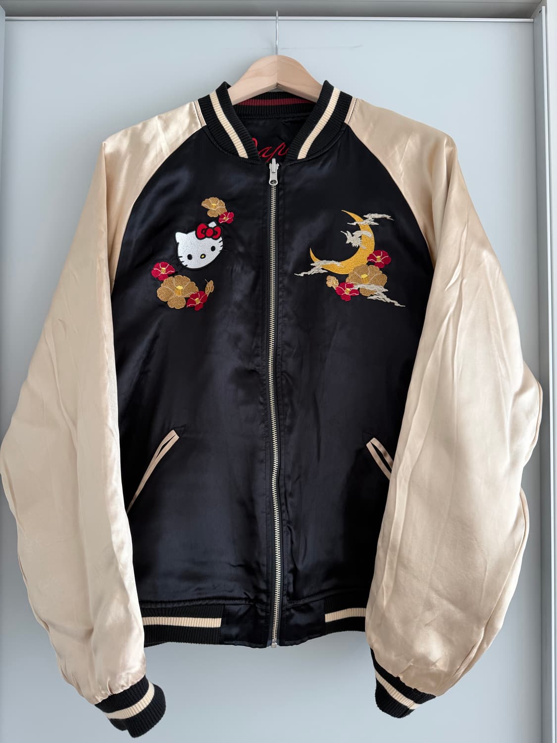 [XL] 카라쿠리 타마시 헬로키티 콜라보 리버시블 스카쟌  상품이미지1