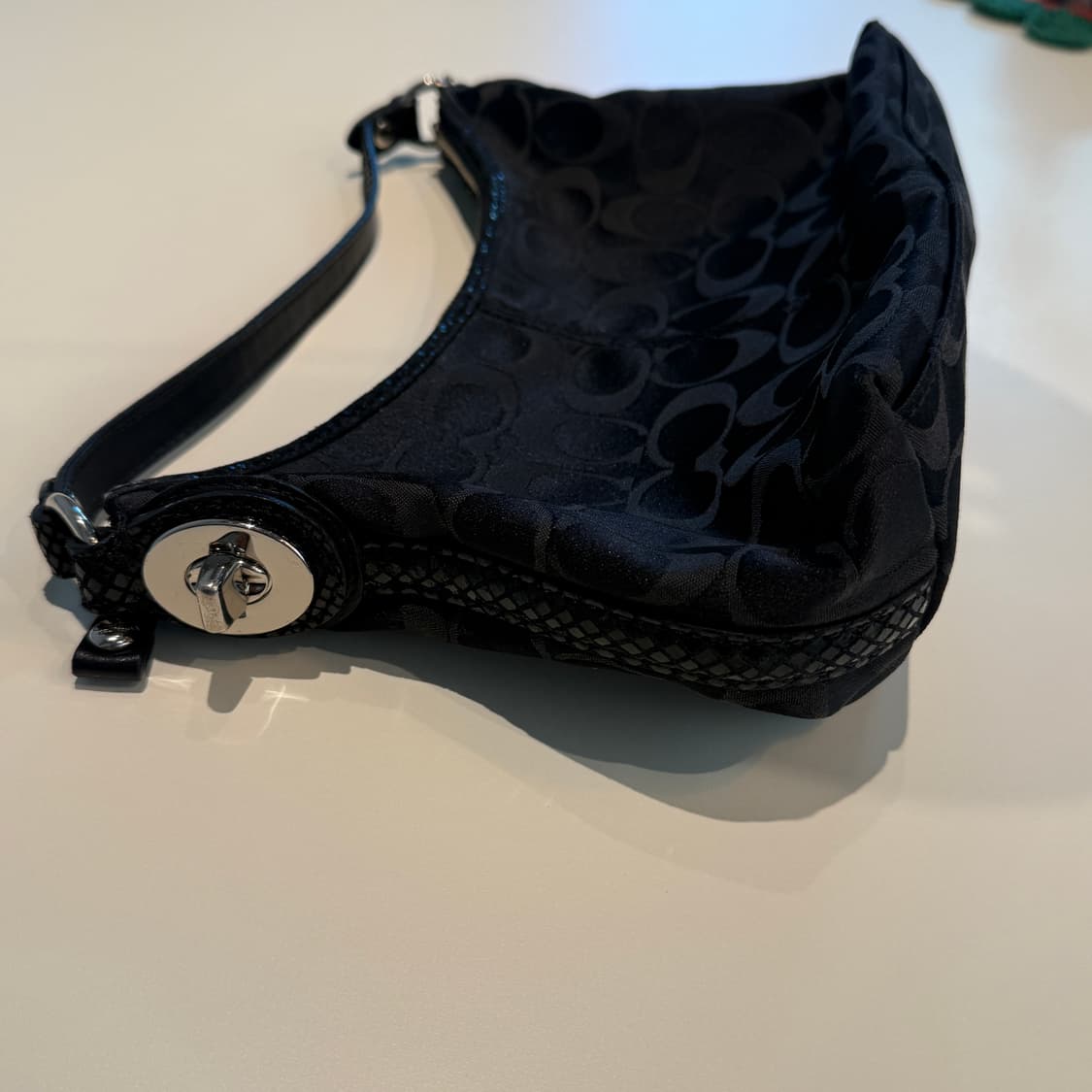 코치 블랙 시그니처 패턴 숄더백 상품이미지3