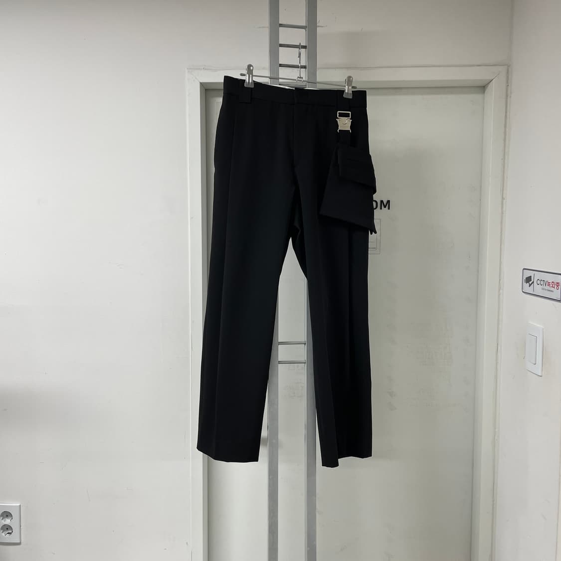 우영미 블랙 포켓 슬랙스 44(W) 상품이미지1