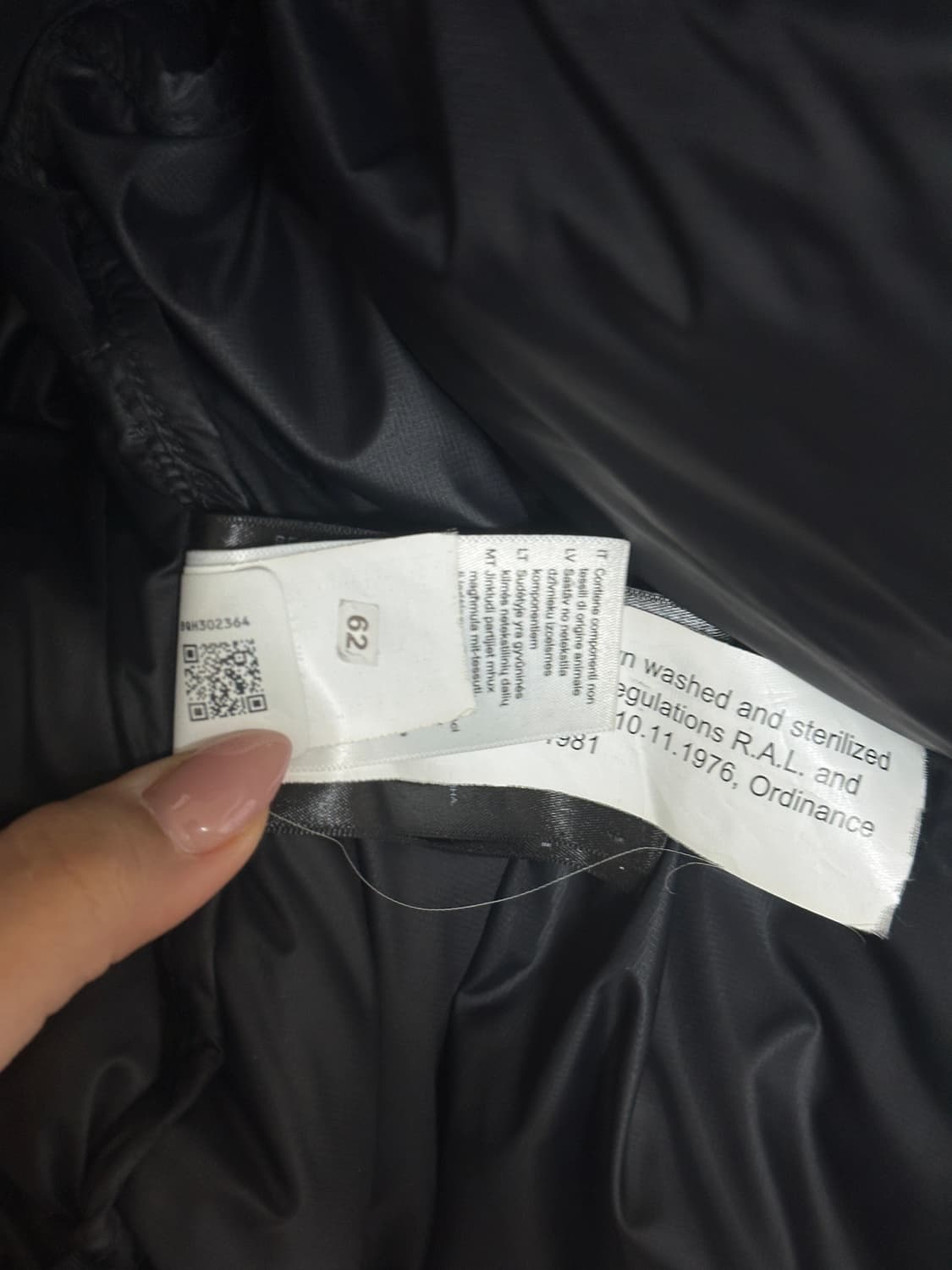 (해외판) 노스페이스 눕시 크롭 패딩 700 유광 블랙 상품이미지4